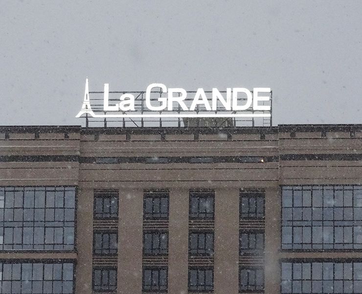 Файл:La Grande (Сибирский неон).jpg