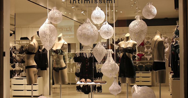Файл:Intimissimi 2.jpg