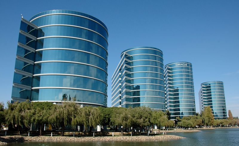 Файл:Oracle Databases.jpg
